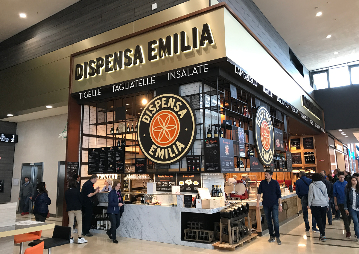 Dispensa Emilia torna a Bologna, in Stazione Centrale