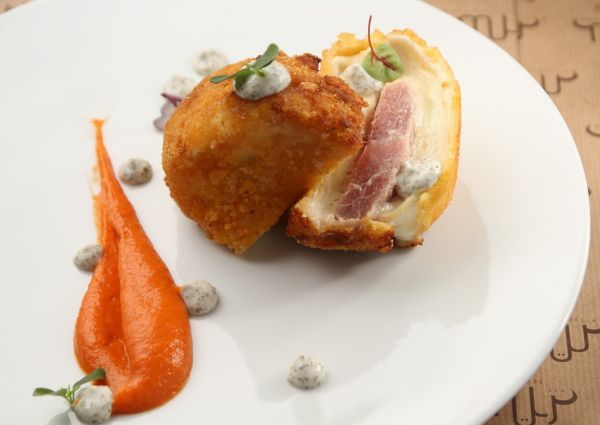 Muu Muuzzarella fritta ripiena. Eccellenza locale, food format innovativo.