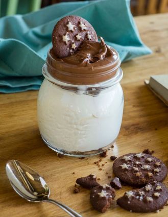 Tiramisù Nutella e Pan di Stelle in barattolo. Dessert goloso e solidale.