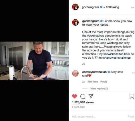 Gordon Ramsay si lava le mani. Chef stellato contro Coronavirus.