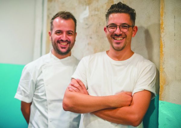 Matteo e Salvatore di Berberè, esperti di ristorazione organizzata, sorridono.