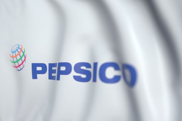 Logo PepsiCo. Azienda leader snack e cereali.