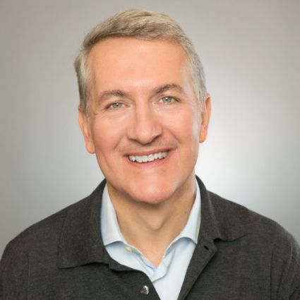 Ramon Laguarta, CEO PepsiCo, sorride. Snack e cereali trainano l'azienda nell'era Covid.