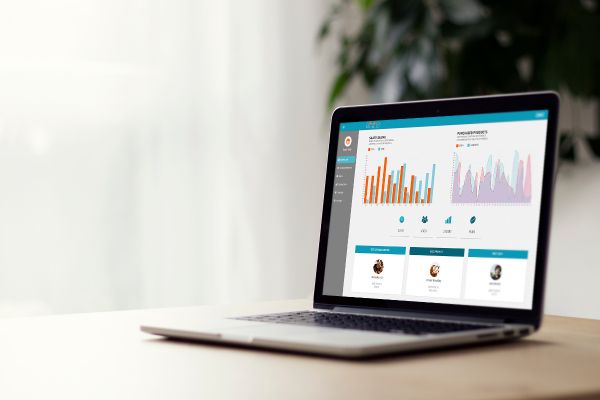 Dashboard MatiPay su laptop. Grafici vendite, prodotti, statistiche vending. Soluzione per rilanciare il business del vending.
