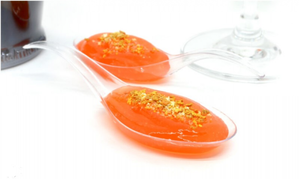 Ultimo Tocco: food experience destrutturata. Cucina gourmet in cucchiai monoporzione, assaggio creativo.