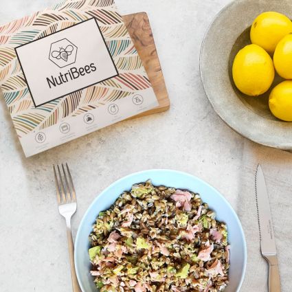 Piatto NutriBees healthy food delivery, box NutriBees, limoni freschi.