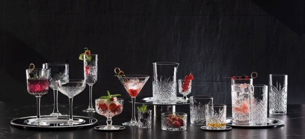 Calici Pasabahce e Nude. Eleganti bicchieri in cristallo per cocktail, vino e dessert. Design raffinato e senza tempo.