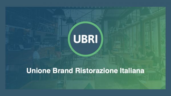 Logo UBRI (Unione Brand Ristorazione Italiana). Forum Global Food Service 2020. Ristorante, tavoli, sedie.