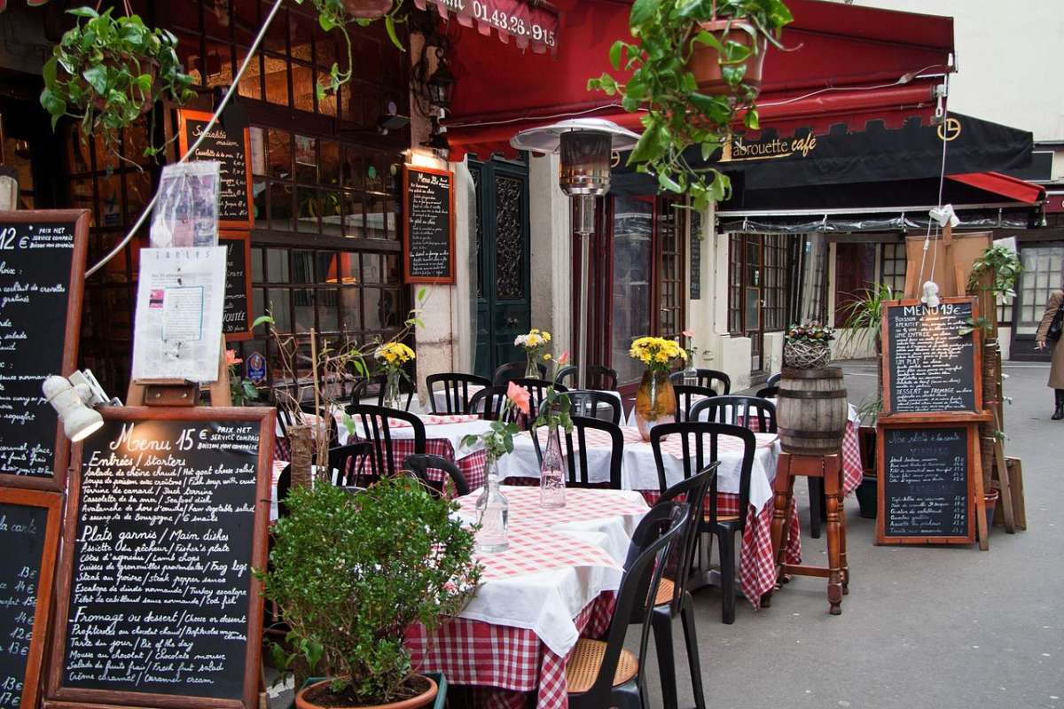 A Parigi i mercati aprono ai ristoranti per l’asporto