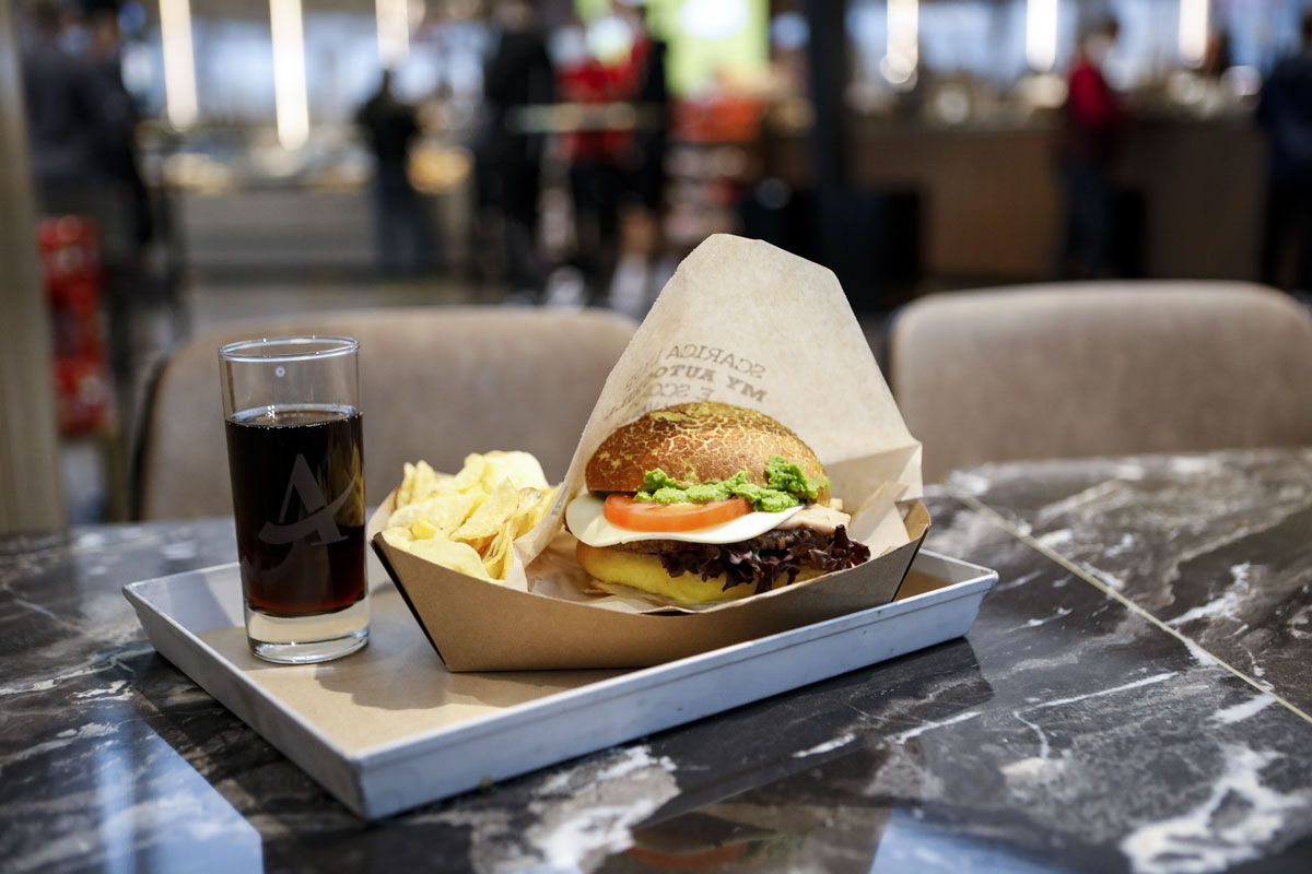 Autogrill, ecco il nuovo Wowburger in collaborazione con Nestlé