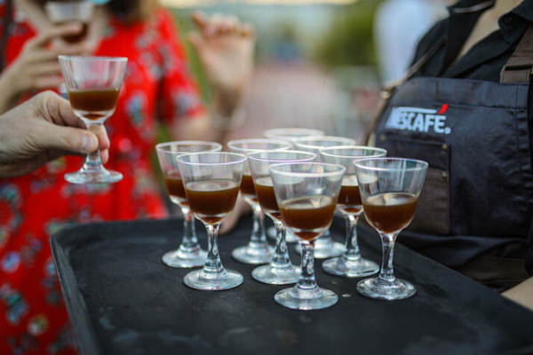 Nescafé punta sulla coffee mixology con sei cocktail d’autore