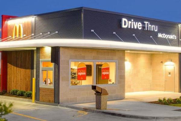 McDonald’s Usa valuta la richiusura degli spazi interni