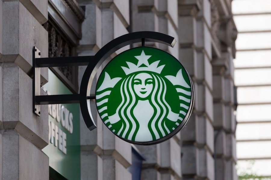 Starbucks si regala nuove aperture per il compleanno italiano