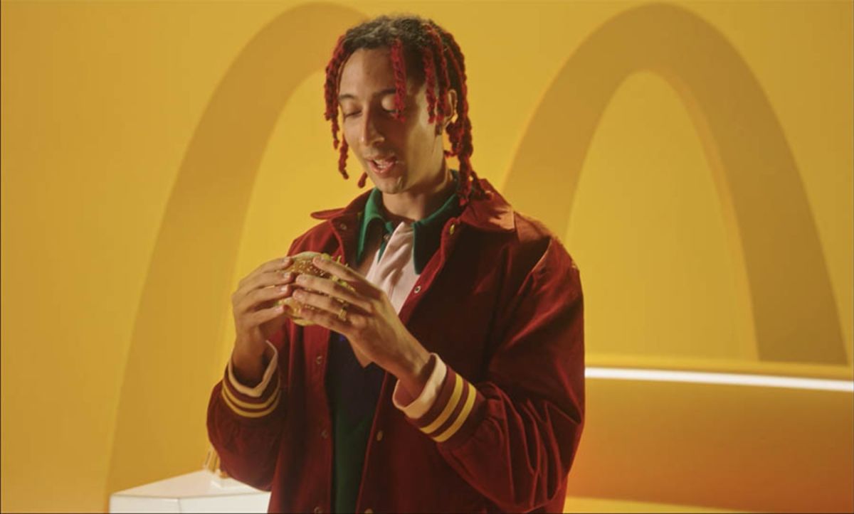 Quello che dice (e non dice) la nuova campagna del Big Mac con Ghali