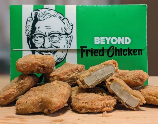 KFC Beyond Fried Chicken: alternativa vegetale al pollo fritto. Trend food 2022.
