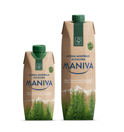 Acqua Maniva a Venditalia. Confezioni di acqua minerale alcalina in cartone ecologico.