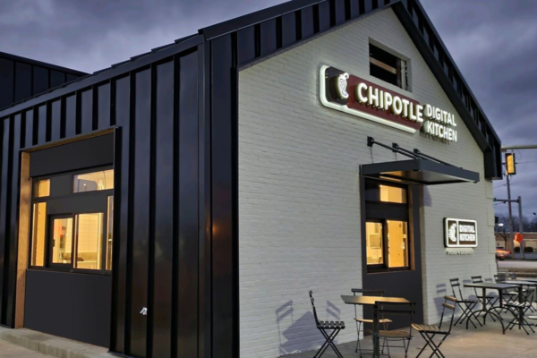 Chipotle Digital Kitchen: ristorante con ritiro ordini online. Business digitale da 3 miliardi di dollari.