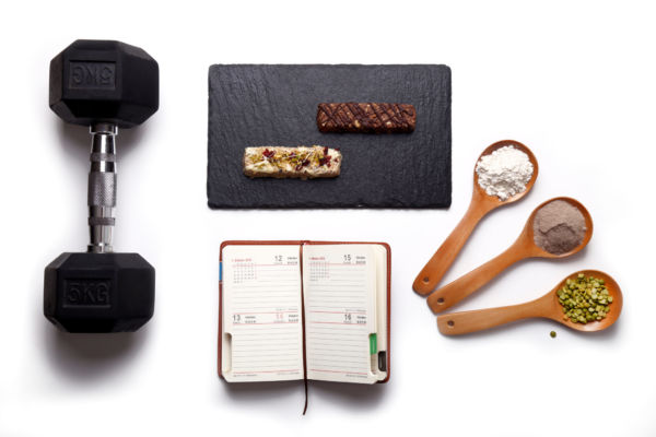 Alimentazione sportiva: manubrio, barrette energetiche, farine e agenda. Food&beverage per sportivi e crescita del settore.