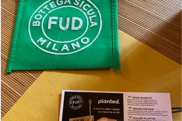 Borsa e menù plant-based FUD Milano. Ristorante vegano, cucina sostenibile. #GiornataAmbiente