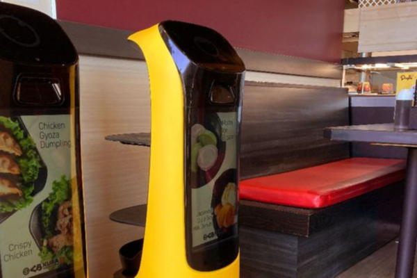 Robotica Horeca: robot per ristoranti che servono cibo. Automazione nel settore ristorazione.
