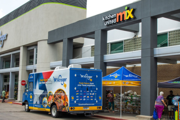Kroger punta su dark kitchen: furgone Kroger e Kitchen United Mix.