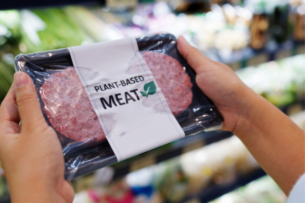 Burger plant-based confezionato. Carne vegetale, alternativa vegana alla carne.