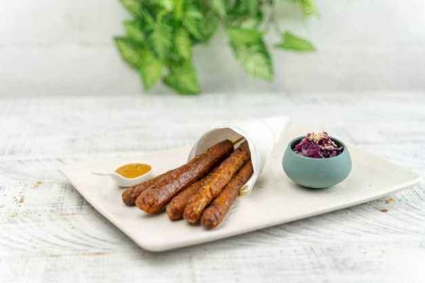 Arrosticini con mix proteico a base legumi Martino Rossi. Specialità vegana e vegetariana, alternativa alla carne.