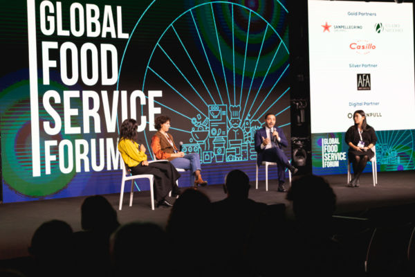Panel al Global Food Service Forum: esperti discutono di capitale e crescita nel settore food service.