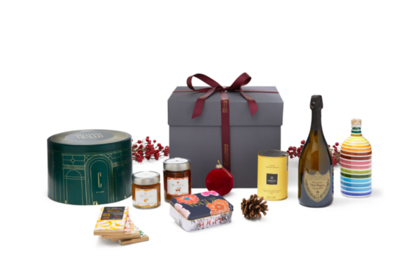 Cosaporto: confezione regalo con champagne, cioccolato, marmellate e altri prodotti gourmet.
