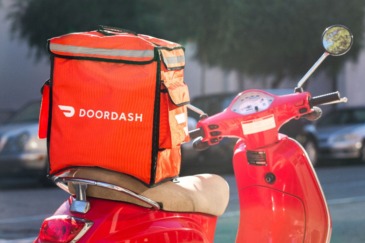 DoorDash lancia il ritiro pacchi a domicilio