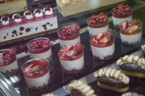Dolci e torte esposte a Cibus 2023. Pasticceria artigianale, horeca e food.