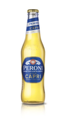 Bottiglia di birra Peroni Stile Capri, la nuova easy lager mediterranea di Nastro Azzurro. Fresca e dissetante.
