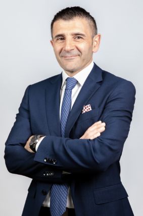 Michel Beneventi, AD Sanpellegrino. Manager in giacca blu. Fatturato Sanpellegrino 2022, export in crescita.