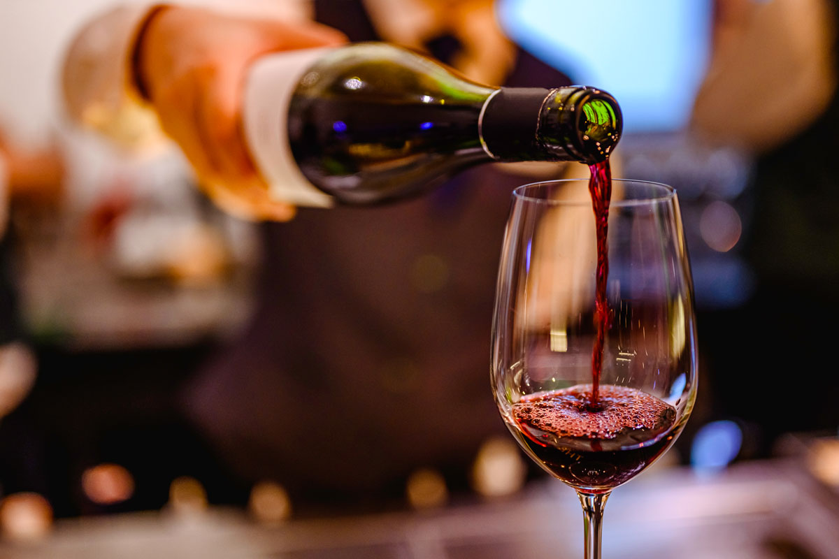 Osservatorio UIV: in Italia aumentano i consumatori di vino, ma si beve meno