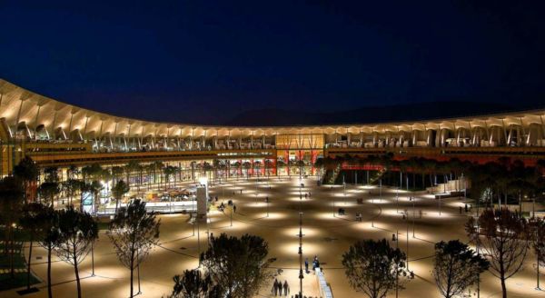 Vulcano Buono di notte. Architettura, food court e progetto di rilancio.