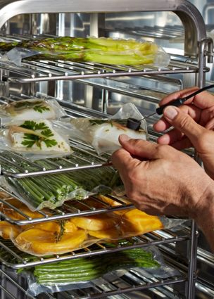 Kit Rational per sottovuoto e pastorizzazione. Alimenti sottovuoto in forno Rational iCombi Pro, controllo temperatura.