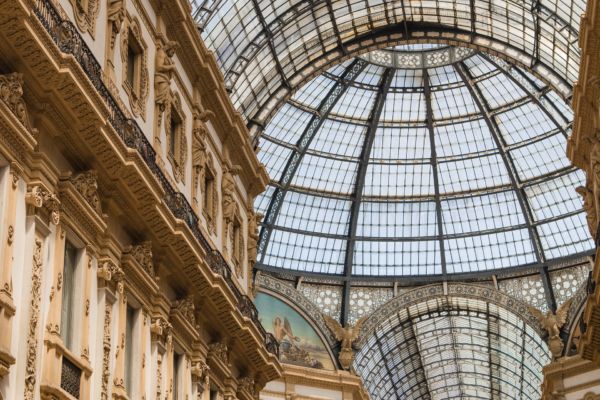 Galleria Vittorio Emanuele II a Milano. Architettura storica e cupola in vetro. Food & The City 2023.