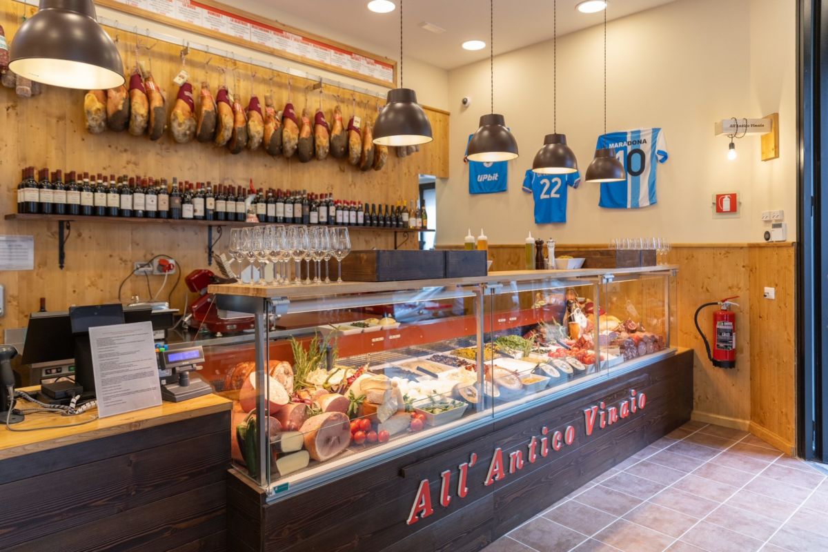 All’Antico Vinaio sbarca a Napoli: prima apertura in Campania